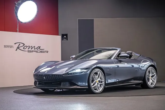 Ferrari Roma Spider